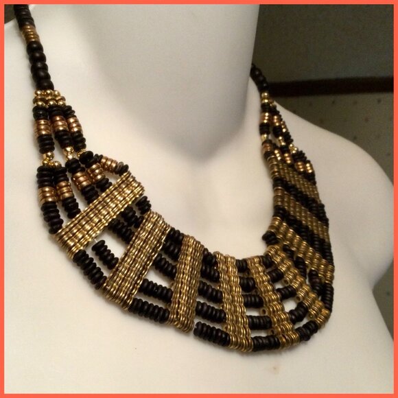 Ethnic Necklace & Bracelet - Picture 4 of 9